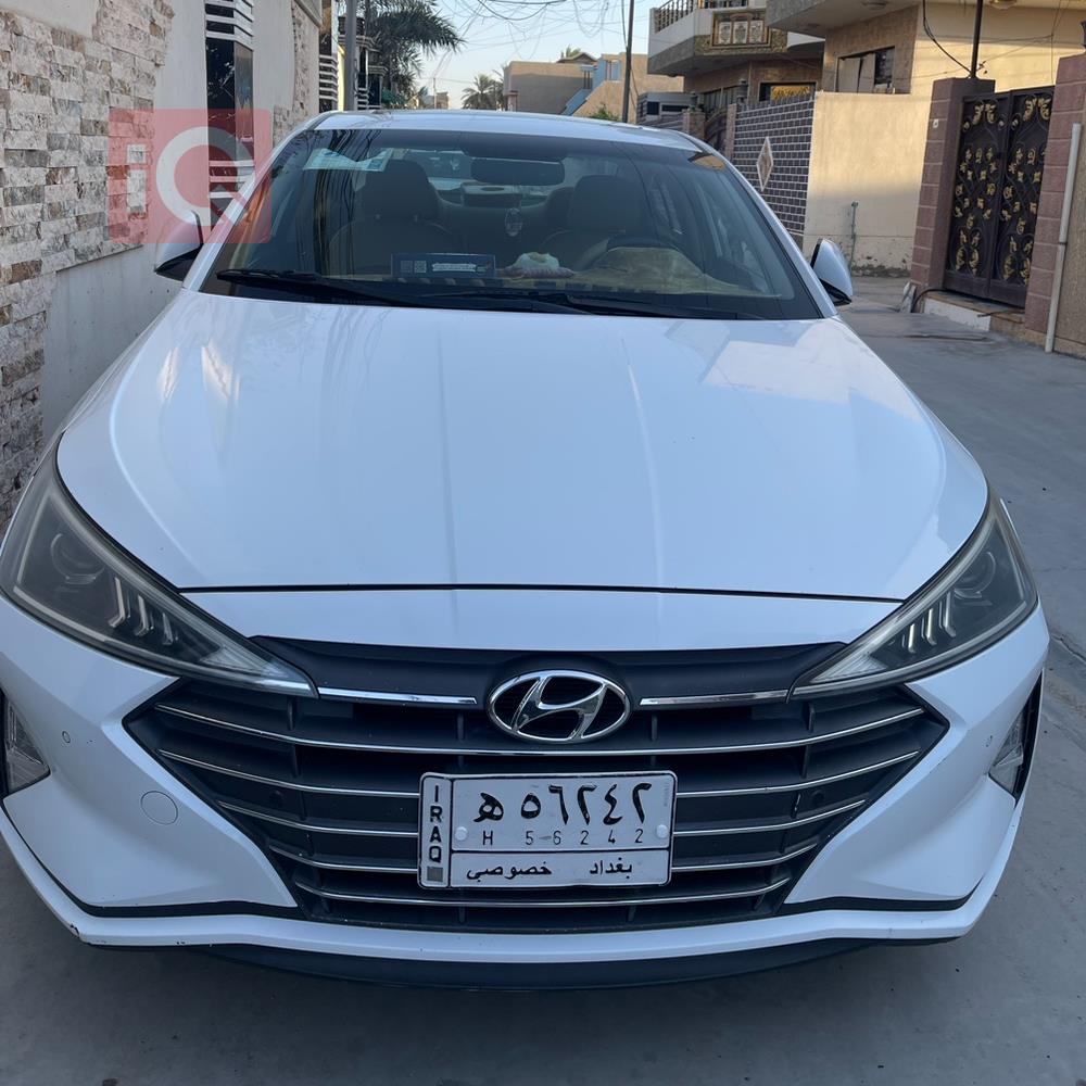 هیوندای ئەلەنترا